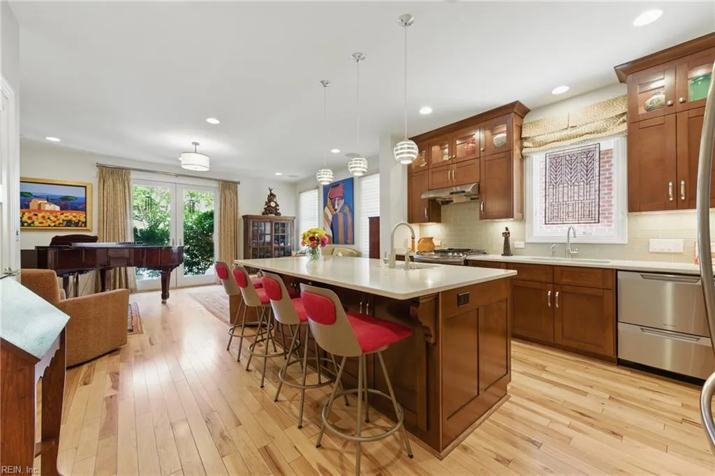 Norfolk, Virginia 23507, United States, 3 Bedrooms Bedrooms, ,4 BathroomsBathrooms,Residential,Active,132695