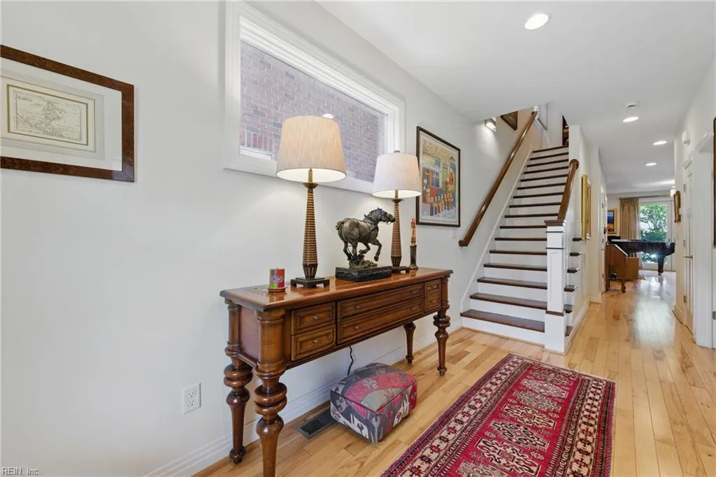 Norfolk, Virginia 23507, United States, 3 Bedrooms Bedrooms, ,4 BathroomsBathrooms,Residential,Active,132695