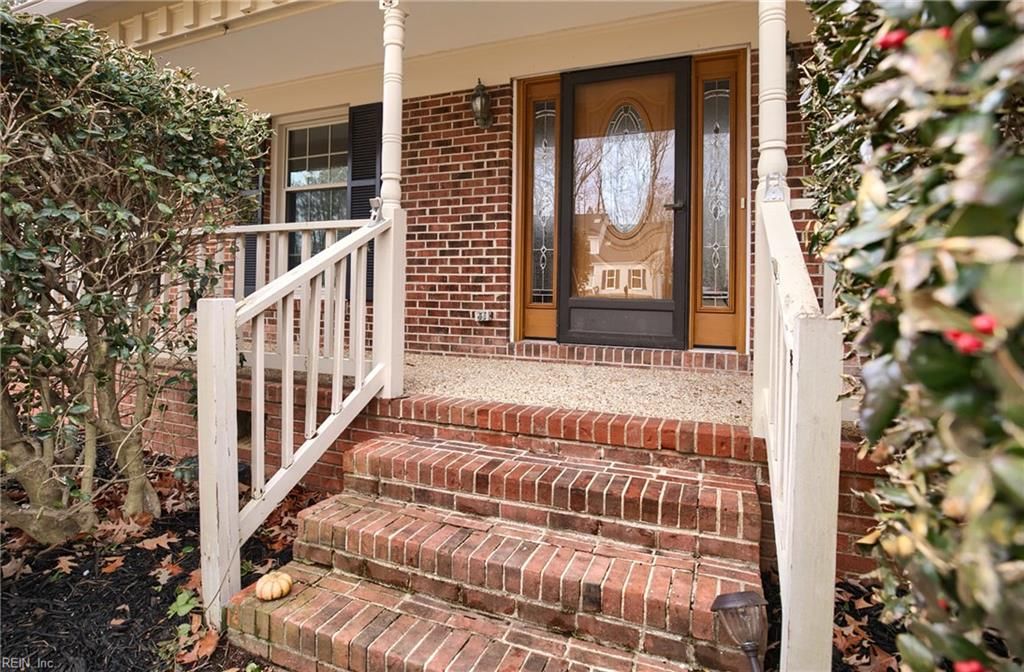 Photo of 312 Lakeland Crescent, Yorktown, VA 23693 (MLS # 10641378)