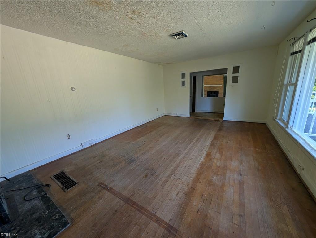 Photo of 5017 Lake Circle, Portsmouth, VA 23703 (MLS # 10650866)