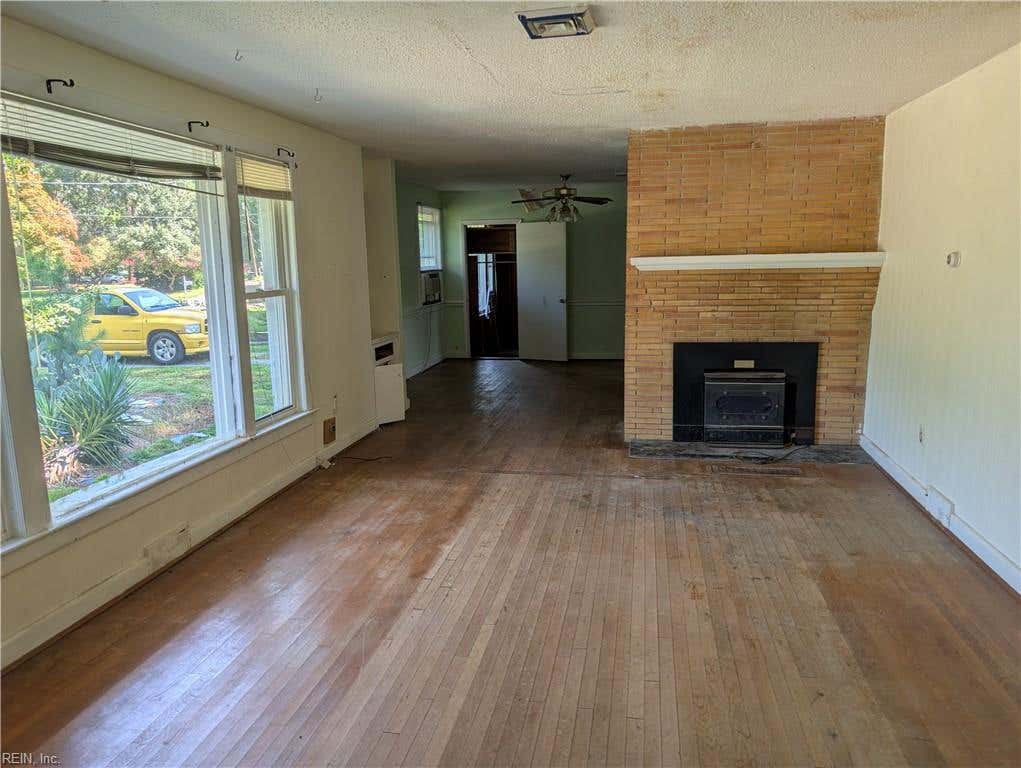 Photo of 5017 Lake Circle, Portsmouth, VA 23703 (MLS # 10650866)