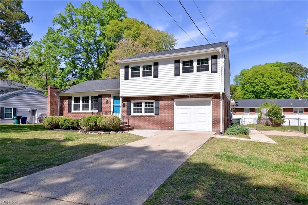 Photo of 26 Ridgewood Parkway, Newport News, VA 23608 (MLS # 10629617)