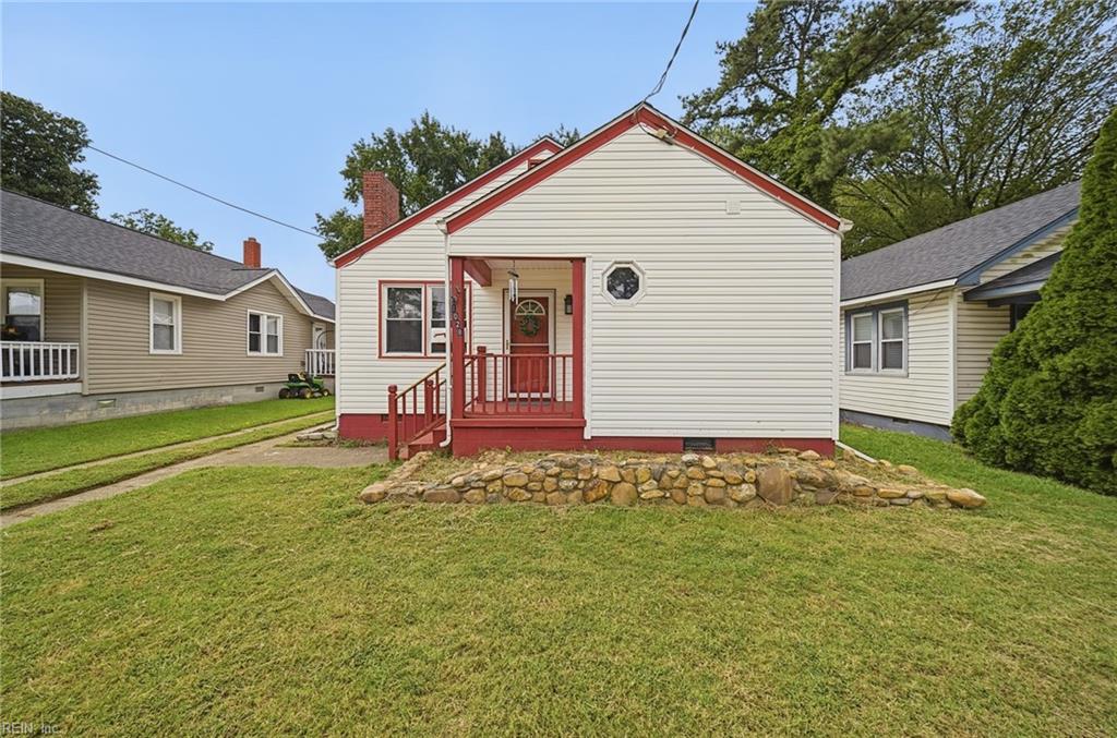 Photo of 1028 Livingston Ave Avenue, Chesapeake, VA 23324 (MLS # 10654423)