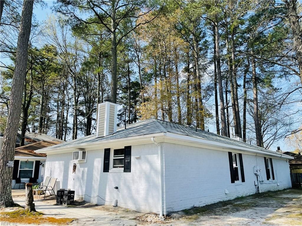 Photo of 703 S Rosemont Road, Virginia Beach, VA 23452 (MLS # 10627213)