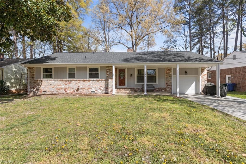 Photo of 44 Gainsborough Place, Newport News, VA 23608 (MLS # 10627841)