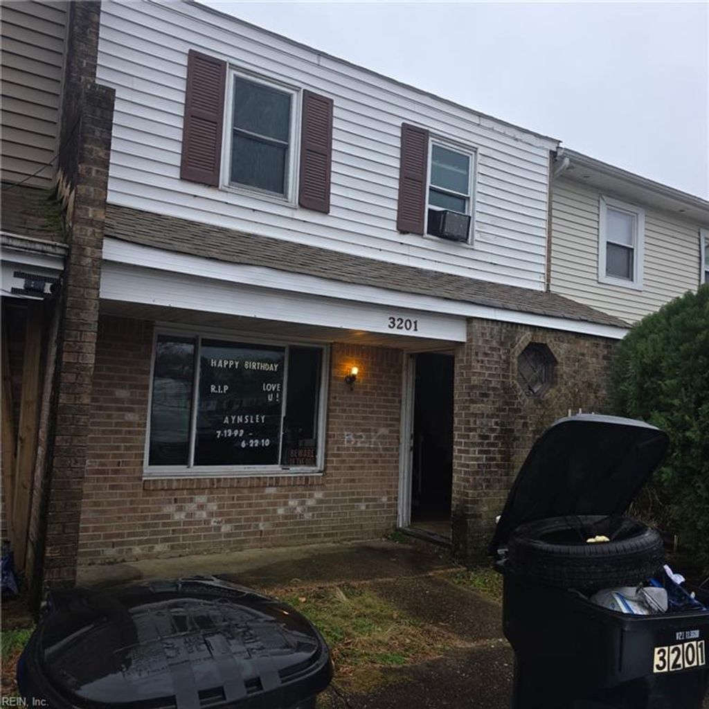 Photo of 3201 Chesterton Court, Virginia Beach, VA 23453 (MLS # 10622811)