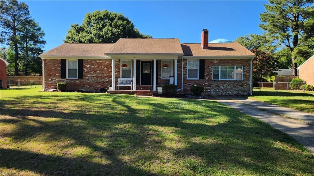 Photo of 4912 Wycliff Road Road, Portsmouth, VA 23703 (MLS # 10634063)