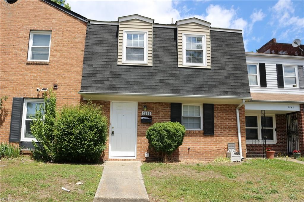 Photo of 5844 E Hastings Arch, Virginia Beach, VA 23462 (MLS # 10635198)
