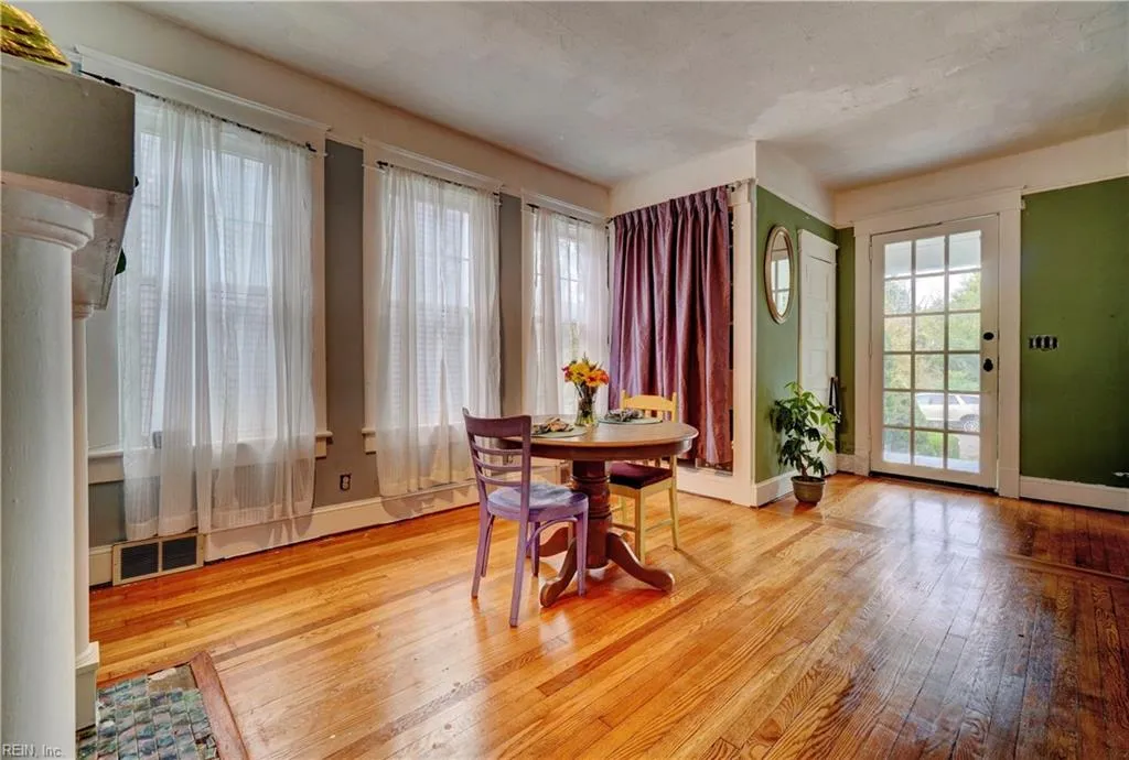 Portsmouth, Virginia 23707, United States, 3 Bedrooms Bedrooms, ,1 BathroomBathrooms,Residential,Pending,209124