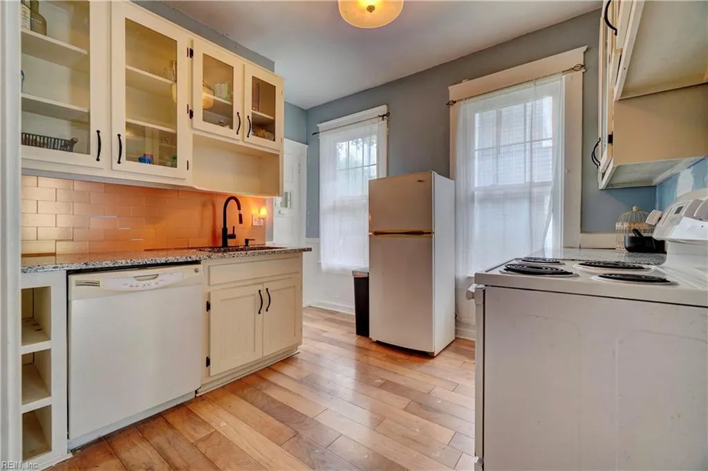 Portsmouth, Virginia 23707, United States, 3 Bedrooms Bedrooms, ,1 BathroomBathrooms,Residential,Pending,209124