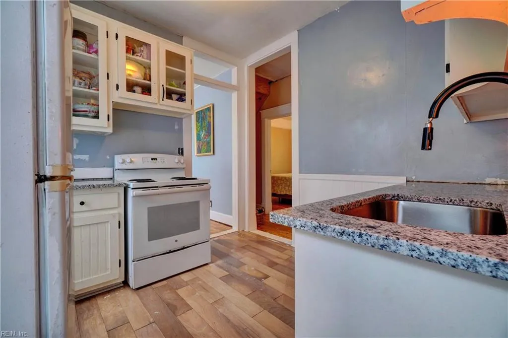 Portsmouth, Virginia 23707, United States, 3 Bedrooms Bedrooms, ,1 BathroomBathrooms,Residential,Pending,209124