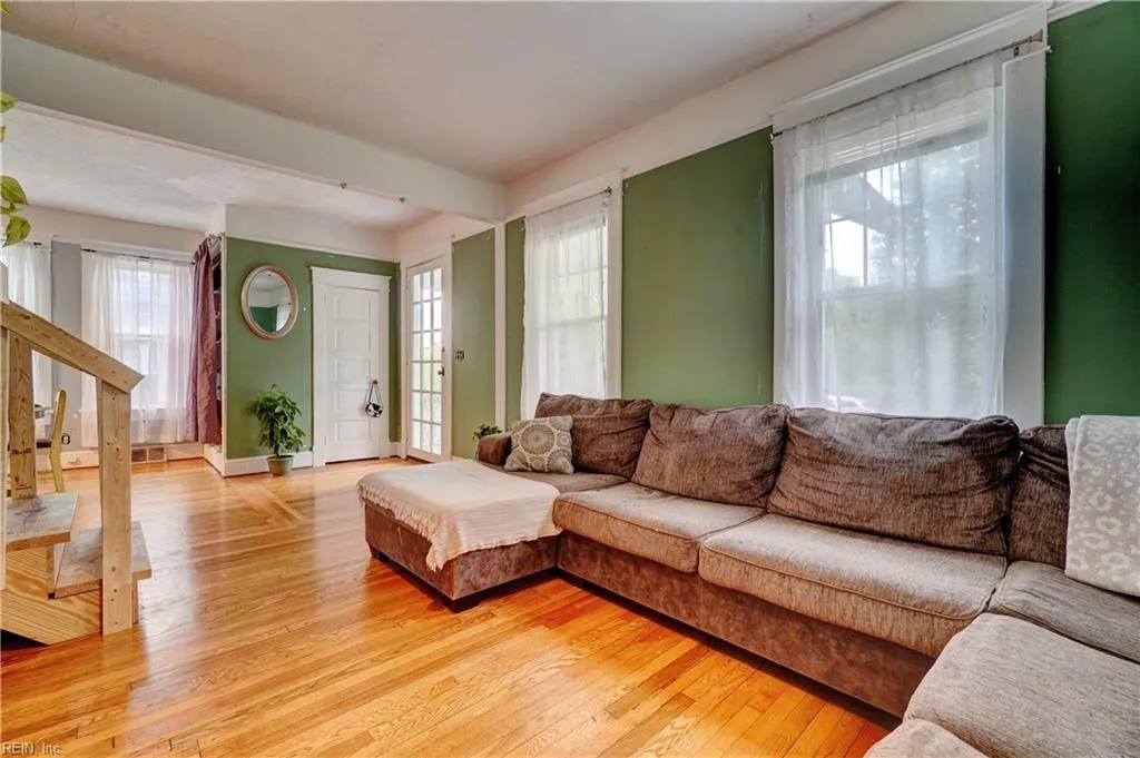 Portsmouth, Virginia 23707, United States, 3 Bedrooms Bedrooms, ,1 BathroomBathrooms,Residential,Pending,209124