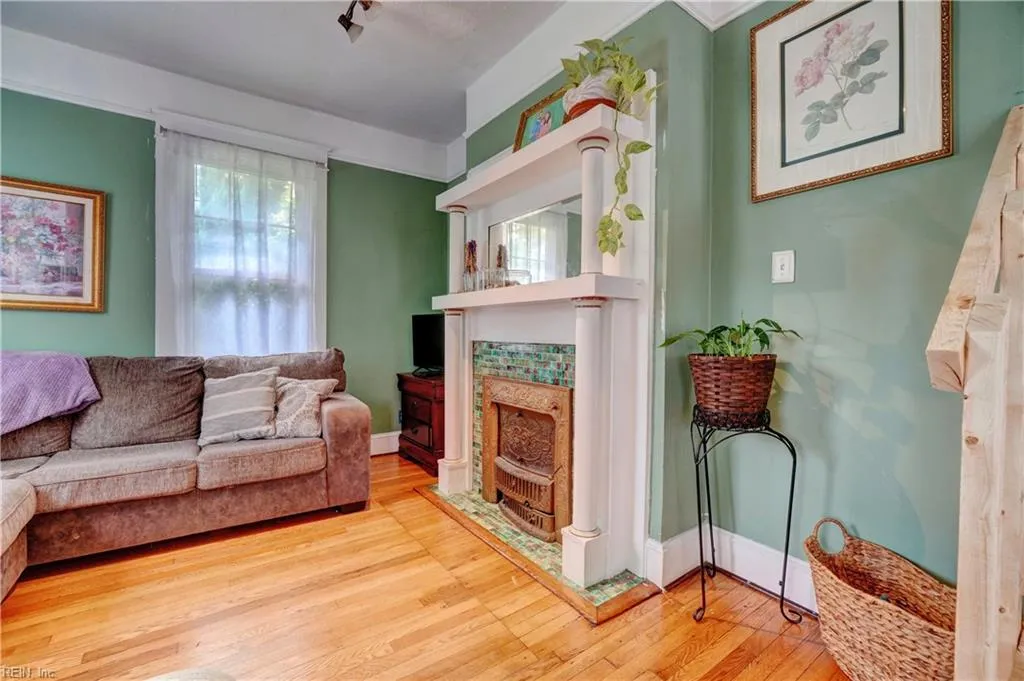 Portsmouth, Virginia 23707, United States, 3 Bedrooms Bedrooms, ,1 BathroomBathrooms,Residential,Pending,209124