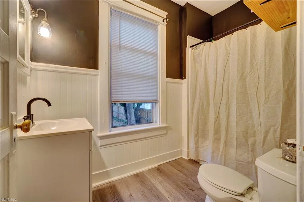 Portsmouth, Virginia 23707, United States, 3 Bedrooms Bedrooms, ,1 BathroomBathrooms,Residential,Pending,209124