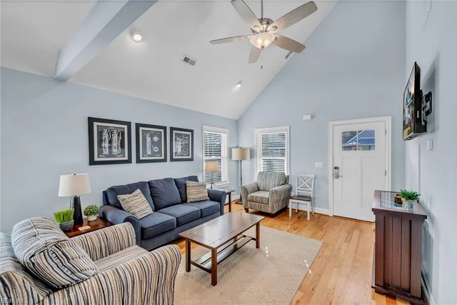 107 Masters Drive, photo 3 of 40