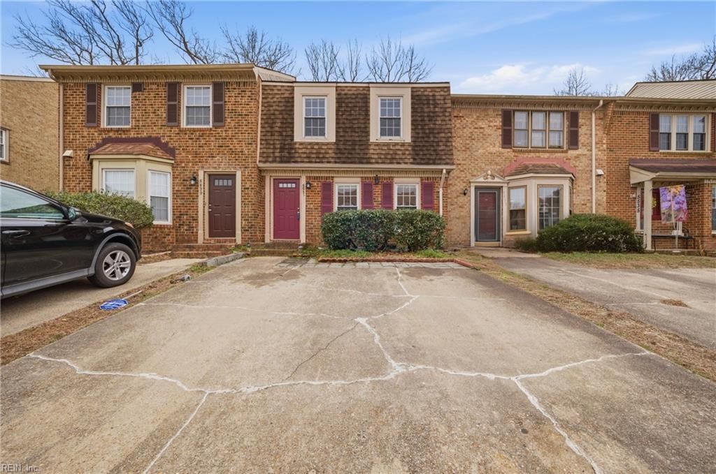 Photo of 5531 Old Guard Crescent, Virginia Beach, VA 23462 (MLS # 10621007)