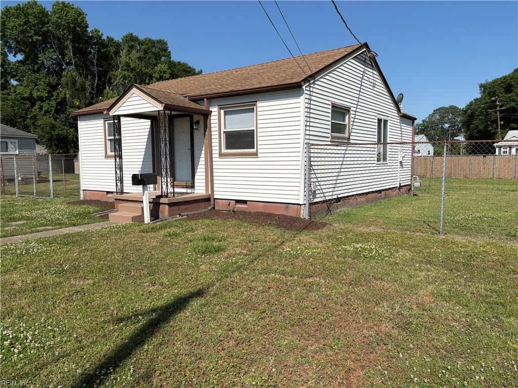 Photo of 708 Endicotte Road, Portsmouth, VA 23702 (MLS # 10635640)