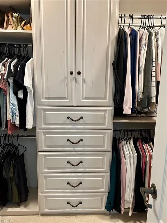 Virginia Beach, Virginia 23455, United States, 4 Bedrooms Bedrooms, ,3 BathroomsBathrooms,Residential,Pending,30686