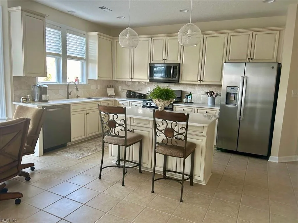 Virginia Beach, Virginia 23455, United States, 4 Bedrooms Bedrooms, ,3 BathroomsBathrooms,Residential,Pending,30686