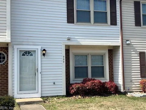 999 Commonwealth Place, Virginia Beach, VA 23464 - #: 10570806