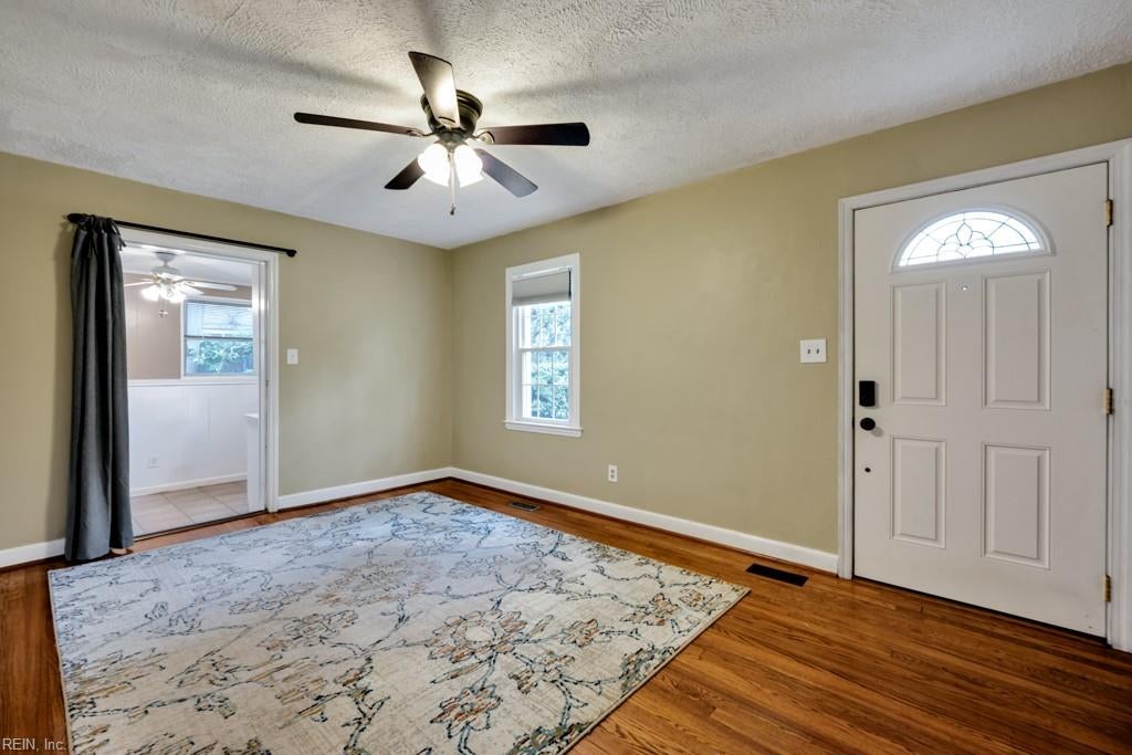 Photo of 1712 Tarrall Avenue, Norfolk, VA 23509 (MLS # 10655372)