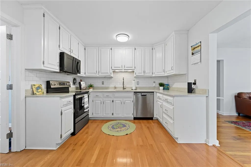 Norfolk, Virginia 23503, United States, 4 Bedrooms Bedrooms, ,2 BathroomsBathrooms,Residential,Pending,213645