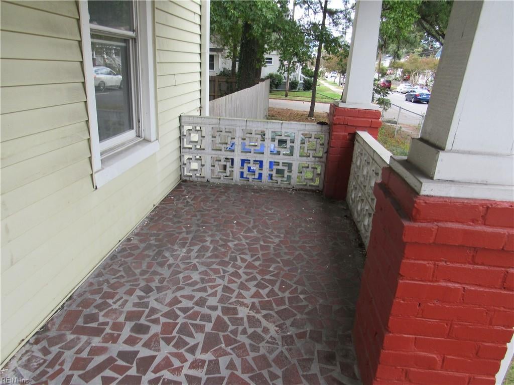 Photo of 831 W 27th Street, Norfolk, VA 23517 (MLS # 10659442)