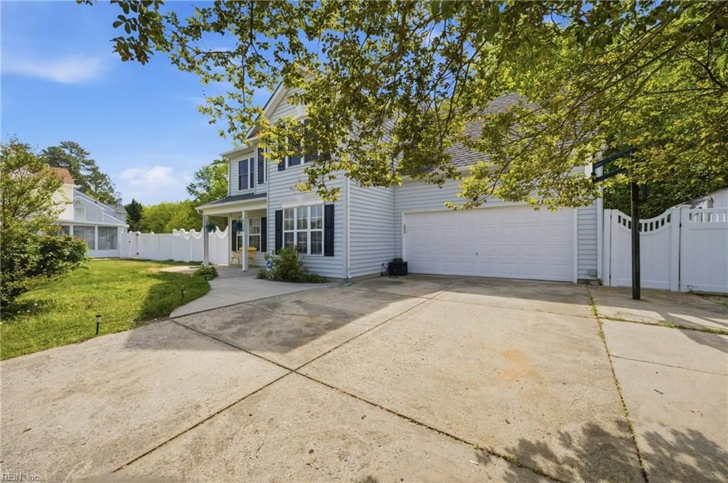 Photo of 924 Andover Court, Newport News, VA 23608 (MLS # 10629535)