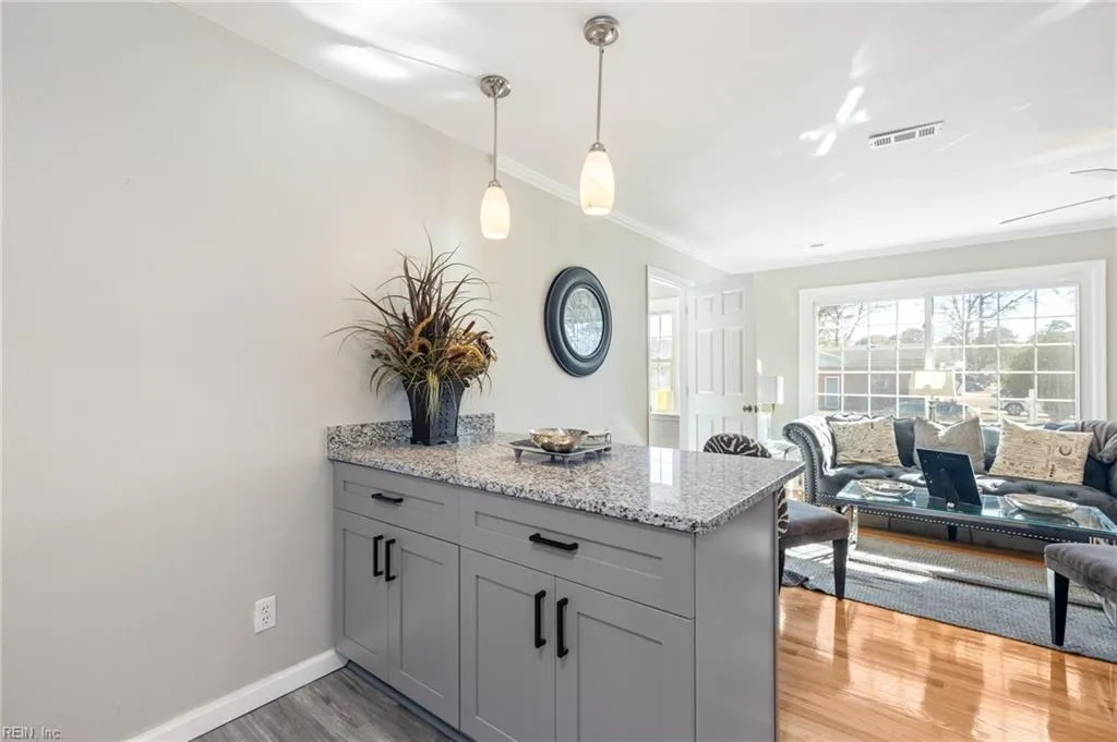 Portsmouth, Virginia 23701, United States, 4 Bedrooms Bedrooms, ,3 BathroomsBathrooms,Residential,Active,25811