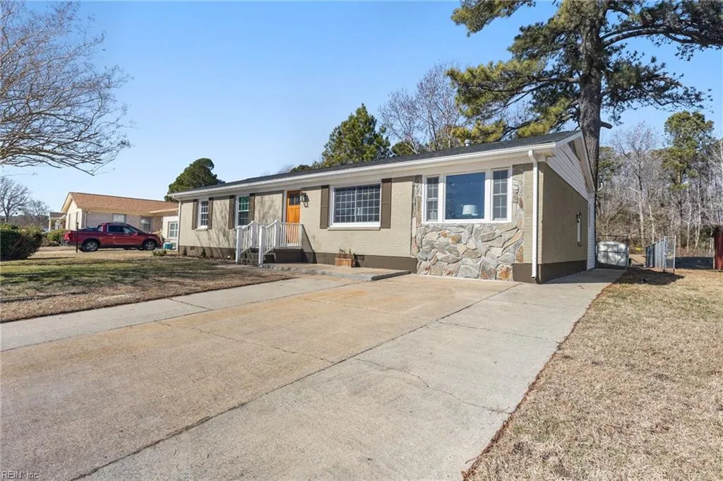 Portsmouth, Virginia 23701, United States, 4 Bedrooms Bedrooms, ,3 BathroomsBathrooms,Residential,Active,25811