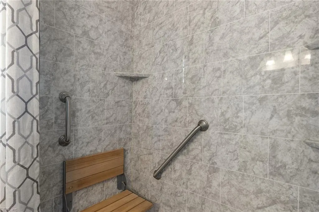 Portsmouth, Virginia 23701, United States, 4 Bedrooms Bedrooms, ,3 BathroomsBathrooms,Residential,Active,25811