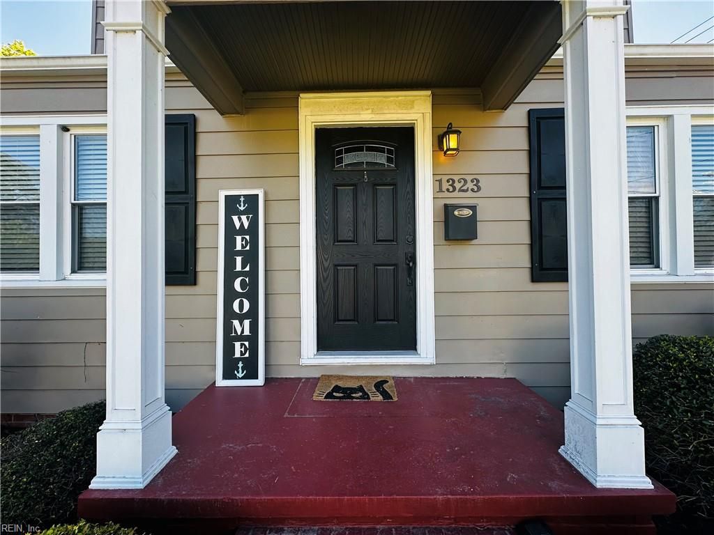 Photo of 1323 W Norcova Drive, Norfolk, VA 23502 (MLS # 10629390)