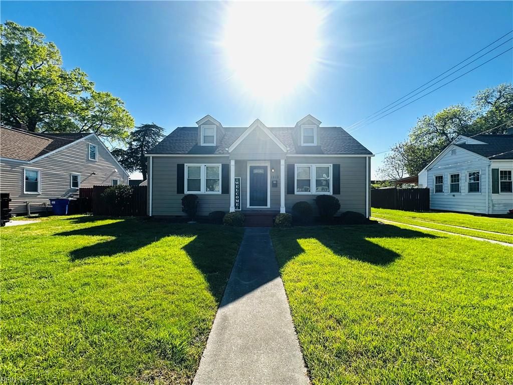 Photo of 1323 W Norcova Drive, Norfolk, VA 23502 (MLS # 10629390)