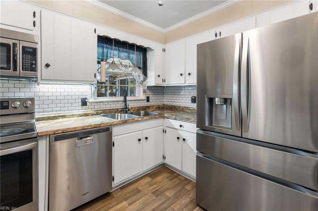 Photo of 318 Williamsburg Court #Ct, Newport News, VA 23606 (MLS # 10638136)