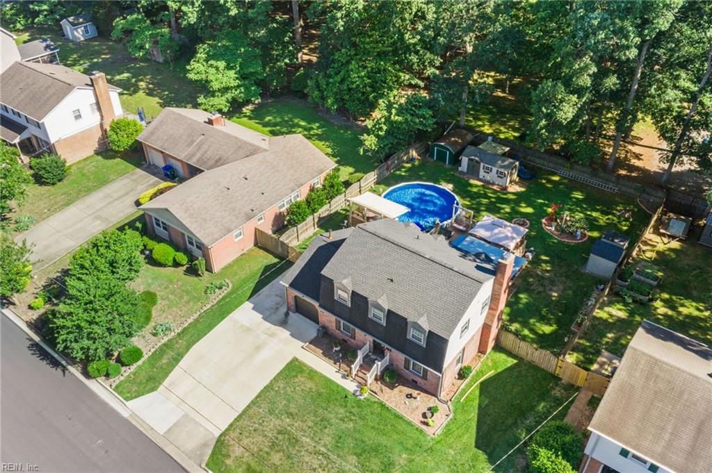 Photo of 318 Williamsburg Court #Ct, Newport News, VA 23606 (MLS # 10638136)