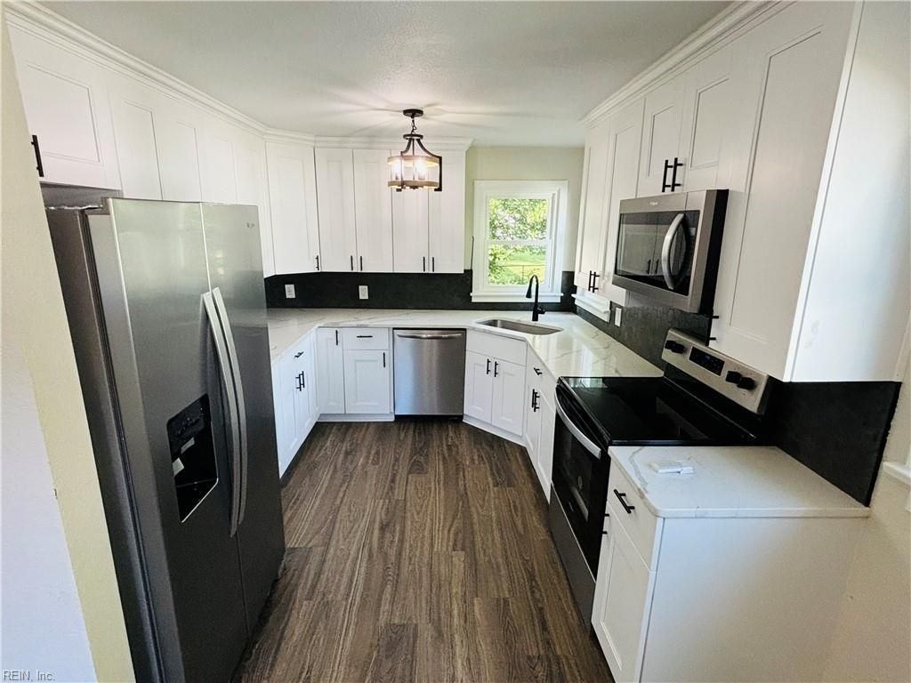 Photo of 2331 Azalea Avenue, Portsmouth, VA 23704 (MLS # 10619691)