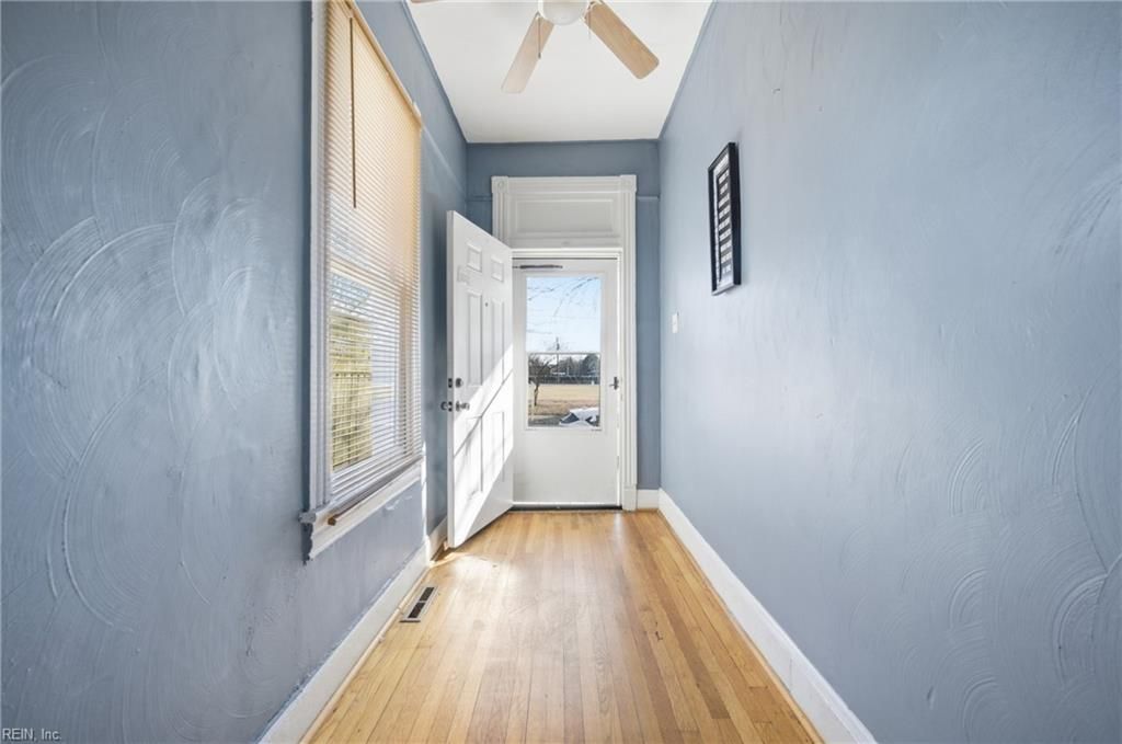 Photo of 1406 Crawford Parkway, Portsmouth, VA 23704 (MLS # 10618383)