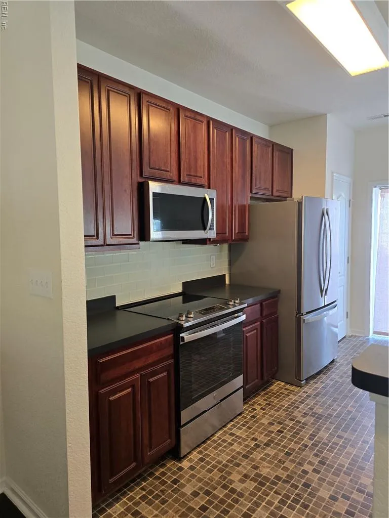 Virginia Beach, Virginia 23462, United States, 2 Bedrooms Bedrooms, ,3 BathroomsBathrooms,Residential,Active,124174