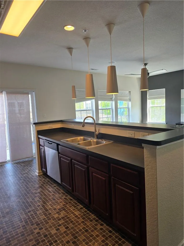 Virginia Beach, Virginia 23462, United States, 2 Bedrooms Bedrooms, ,3 BathroomsBathrooms,Residential,Active,124174