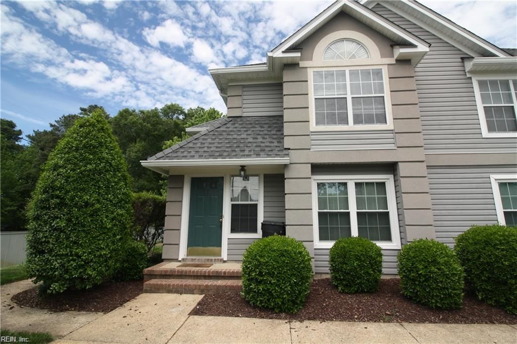 Photo of 516 Rue Marseille, Chesapeake, VA 23320 (MLS # 10622652)