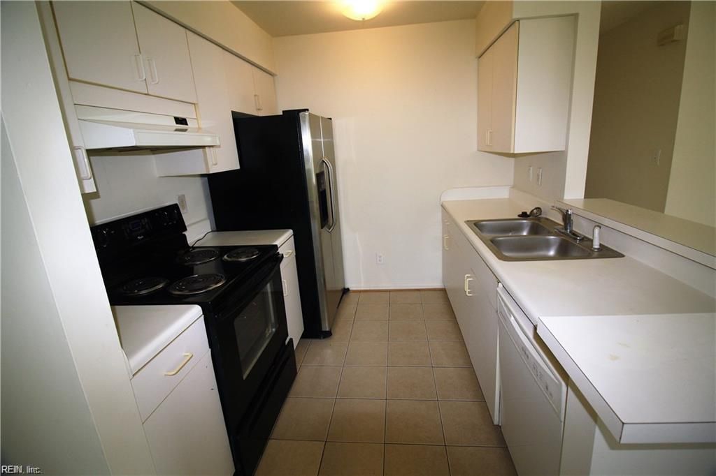 Photo of 516 Rue Marseille, Chesapeake, VA 23320 (MLS # 10622652)