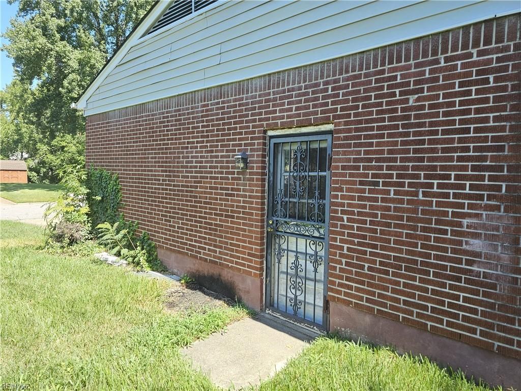 Photo of 1157 Carrington Crescent N, Portsmouth, VA 23701 (MLS # 10634225)
