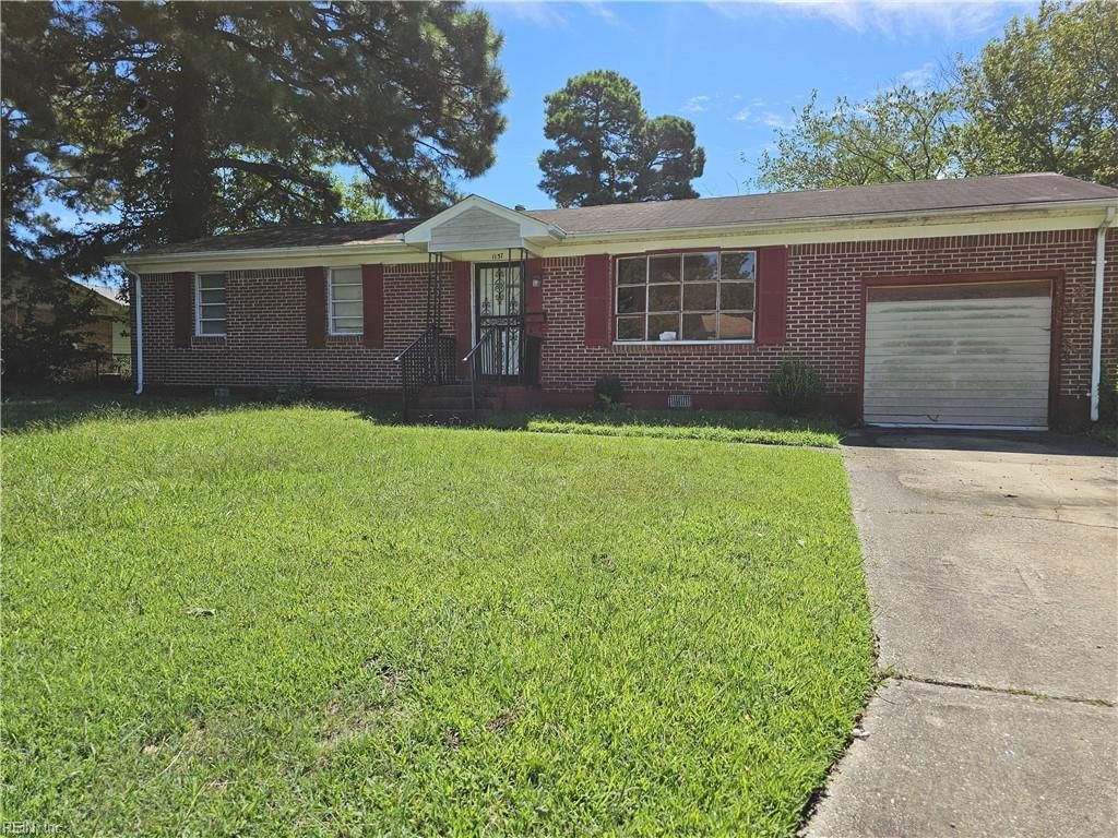 Photo of 1157 Carrington Crescent N, Portsmouth, VA 23701 (MLS # 10634225)