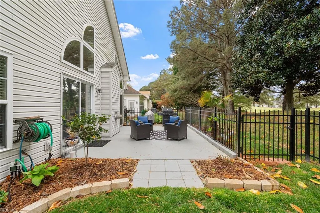 Virginia Beach, Virginia 23456, United States, 4 Bedrooms Bedrooms, ,3 BathroomsBathrooms,Residential,Active,108163