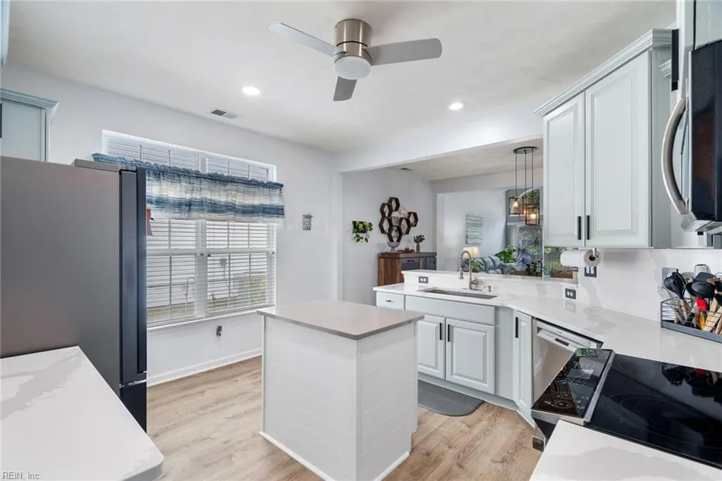 Virginia Beach, Virginia 23456, United States, 4 Bedrooms Bedrooms, ,3 BathroomsBathrooms,Residential,Active,108163