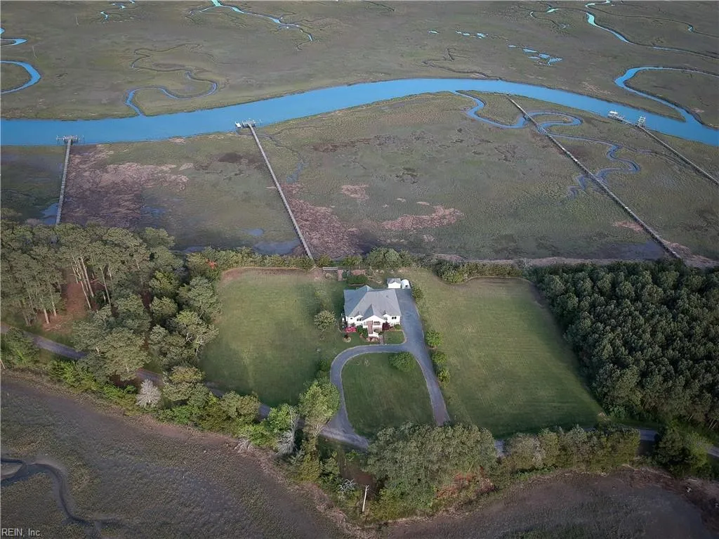 Accomac, Virginia 23301, United States, 4 Bedrooms Bedrooms, ,3 BathroomsBathrooms,Residential,Active,96039