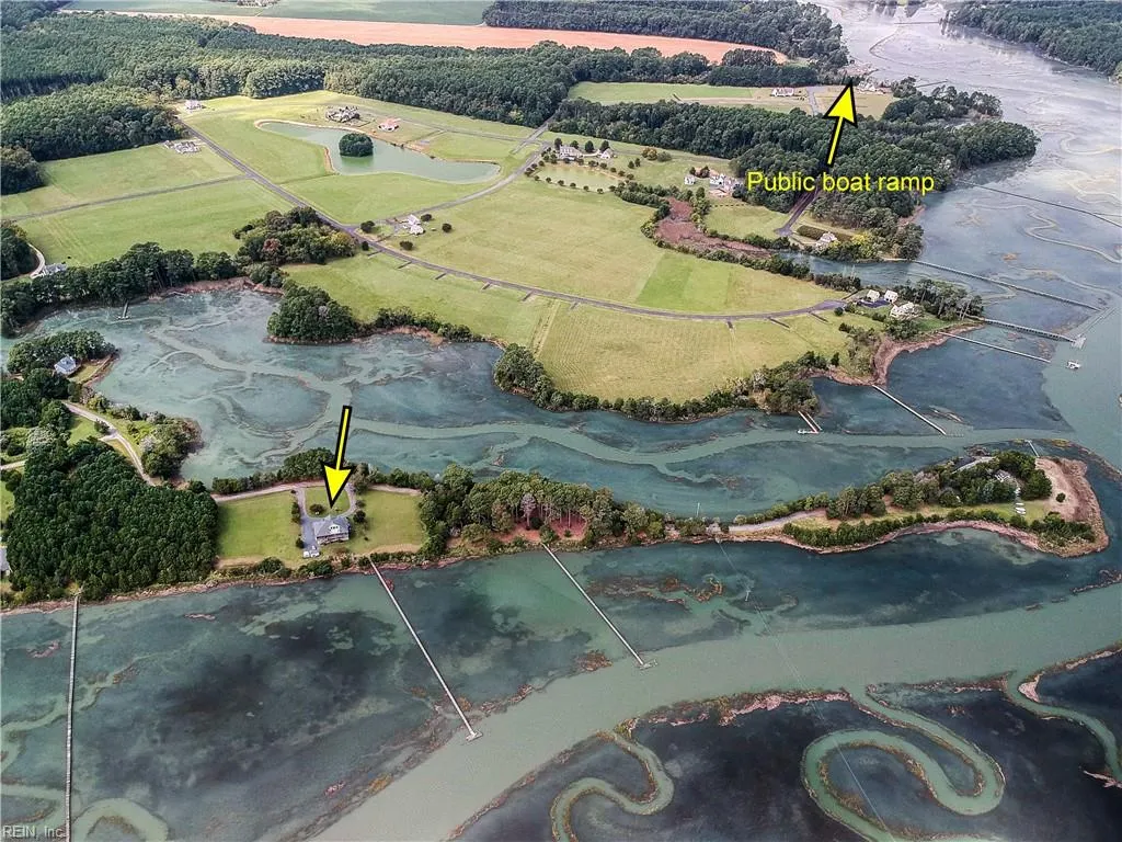 Accomac, Virginia 23301, United States, 4 Bedrooms Bedrooms, ,3 BathroomsBathrooms,Residential,Active,96039