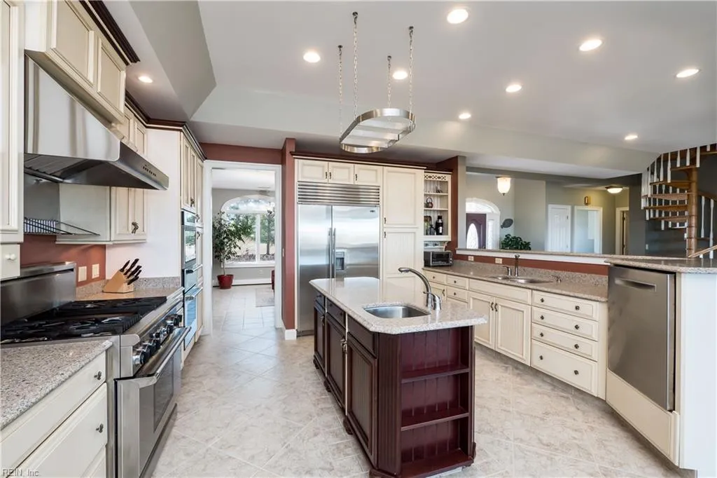 Accomac, Virginia 23301, United States, 4 Bedrooms Bedrooms, ,3 BathroomsBathrooms,Residential,Active,96039