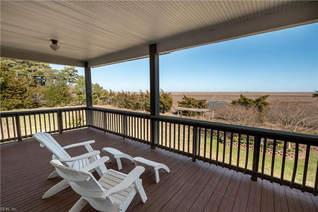 Accomac, Virginia 23301, United States, 4 Bedrooms Bedrooms, ,3 BathroomsBathrooms,Residential,Active,96039