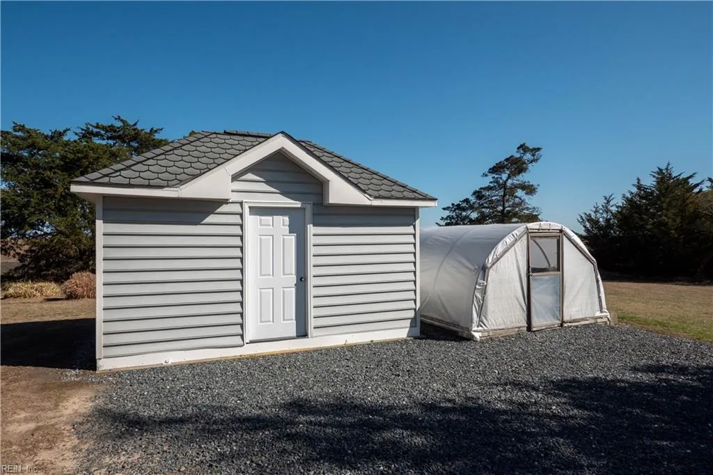 Accomac, Virginia 23301, United States, 4 Bedrooms Bedrooms, ,3 BathroomsBathrooms,Residential,Active,96039